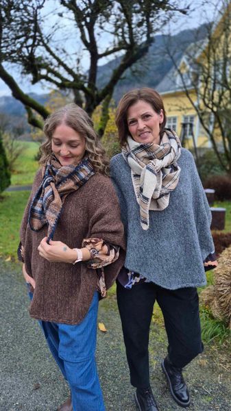 Hovedbilde PENNY Poncho Grå