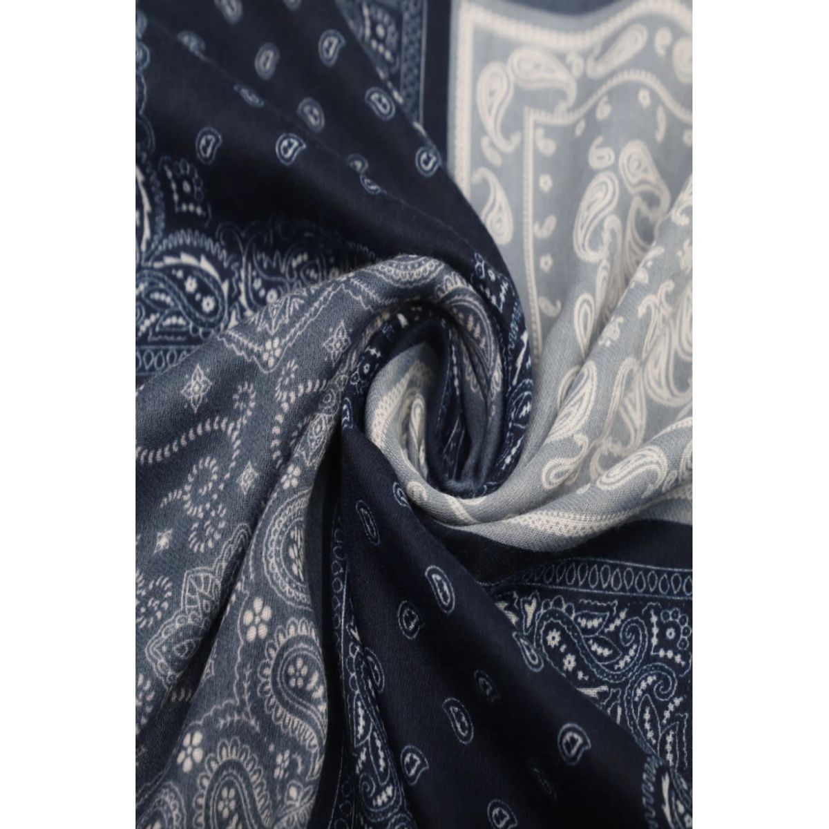 SKJERF 26 Bandana Print 