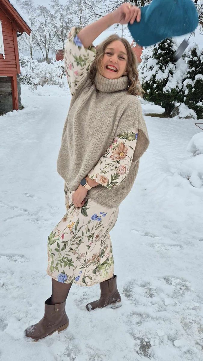 ZENNIA Blomstrete Kjole