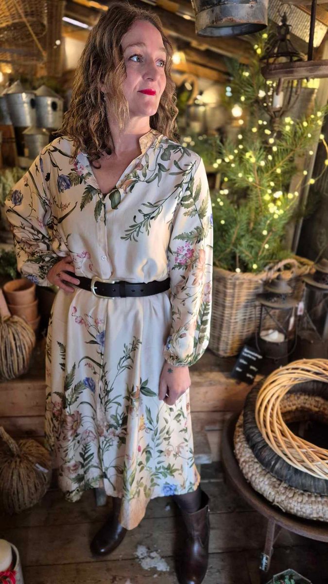 ZENNIA Blomstrete Kjole