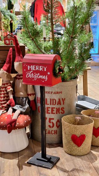 Hovedbilde POSTKASSE Jul Tre 