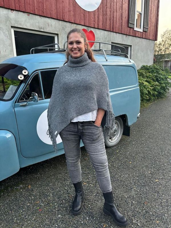 MORILD Fringe Poncho Grå