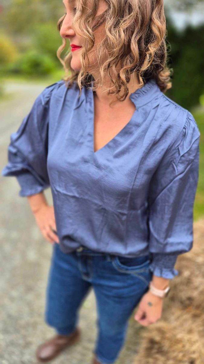 MOE Satin Bluse Dove Blue