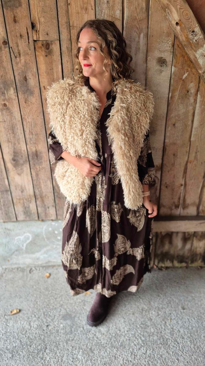  SAGA Fluffy Vest Beige