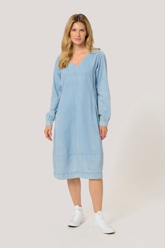 LIVIE Kjole Light Blue Wash